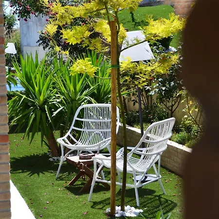 Frühstückspension & Novantadieci Club (adults Only) 4*