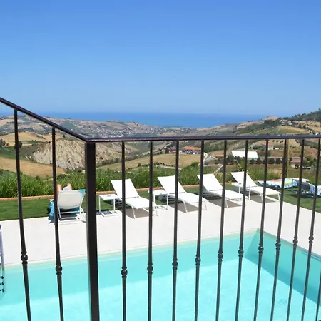 Bed & Breakfast & Novantadieci Club (adults Only) Atri