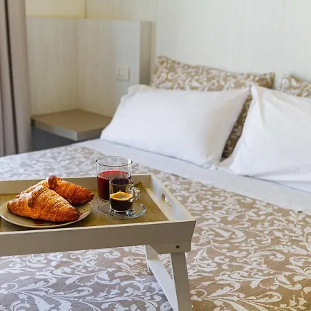 & Novantadieci Club (adults Only) Frühstückspension Atri